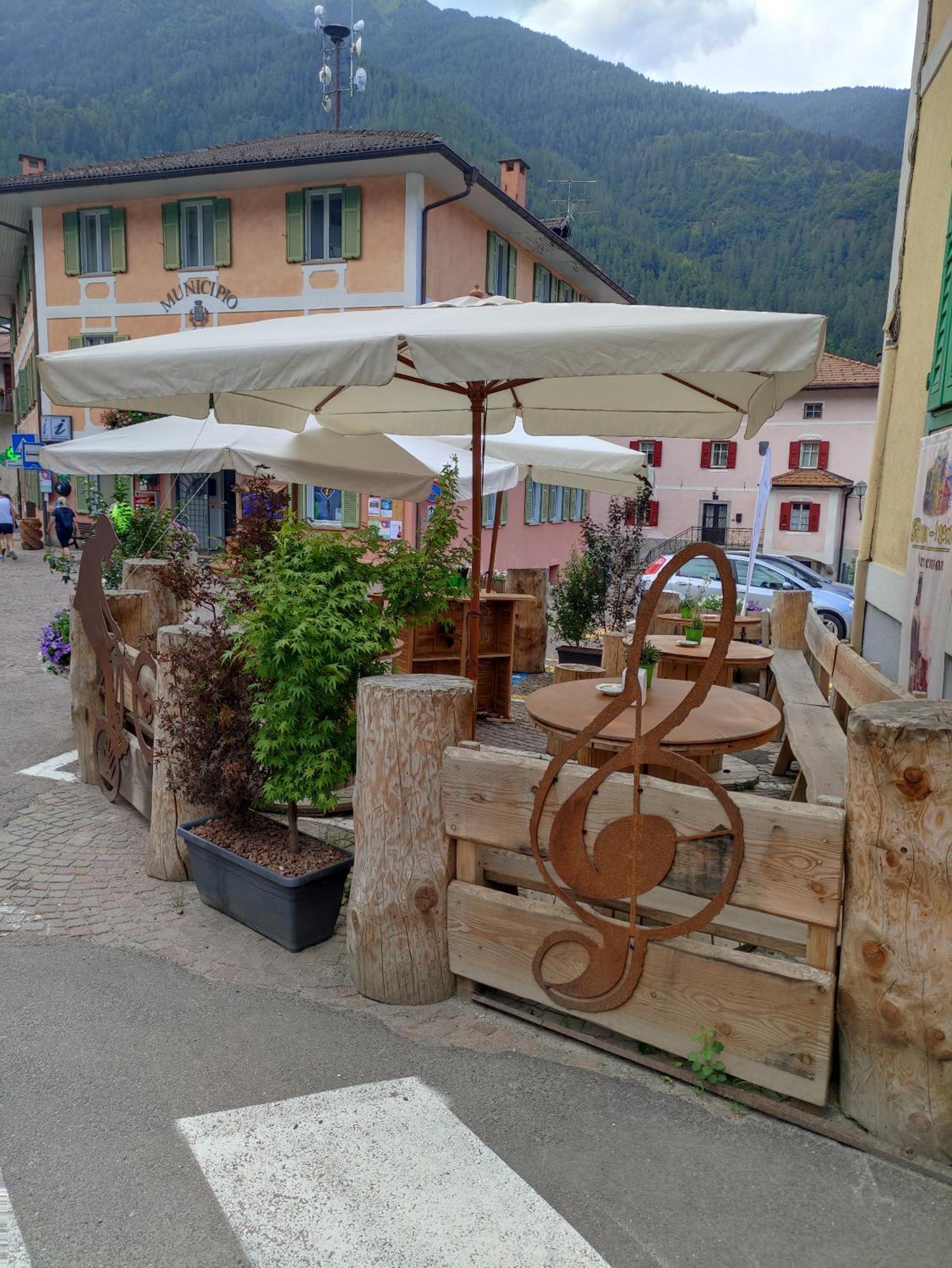 Kaiserkrone Charming Retreat Dimaro Exterior foto